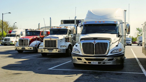 What is the Difference Between Regional and Local Trucking