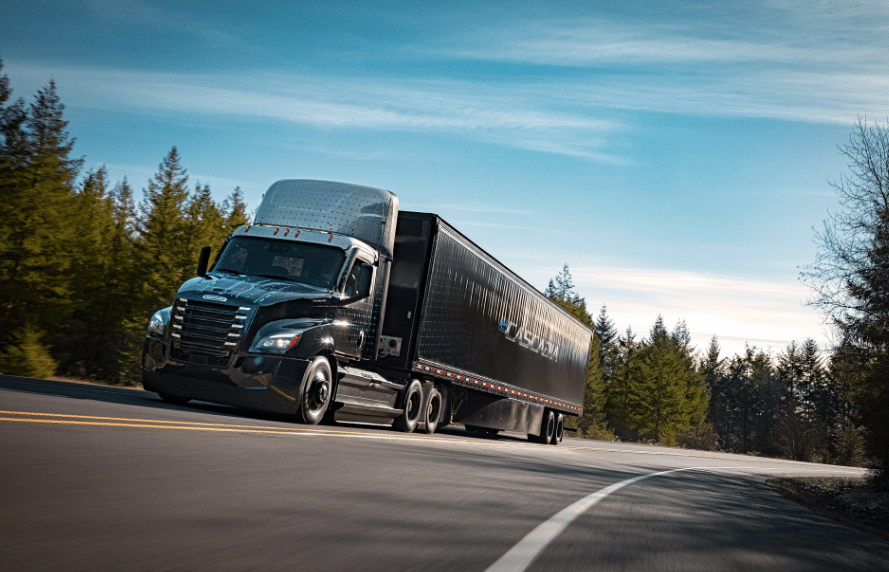 The Challenges of Long Haul Trucking and How to Overcome Them with Technology
