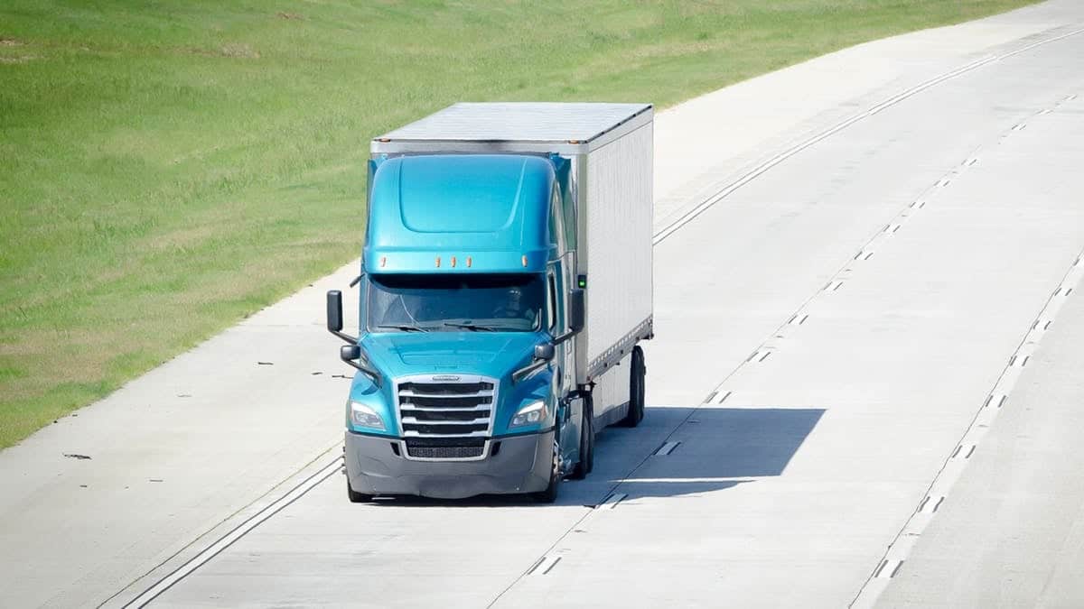 How Does the Trucking Industry Benefit the Supply Chain?